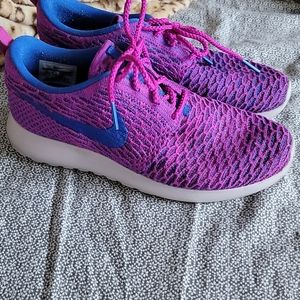 Womens Nike Size 8